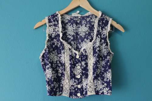 Vintage Blue and White Cropped Top (XS / Small)