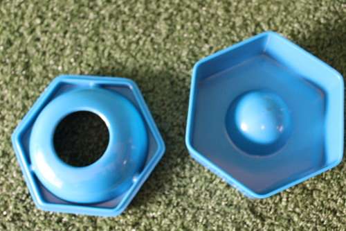 Retro Blue ?Bakelite Ashtray (12cm across, 5cm tall)