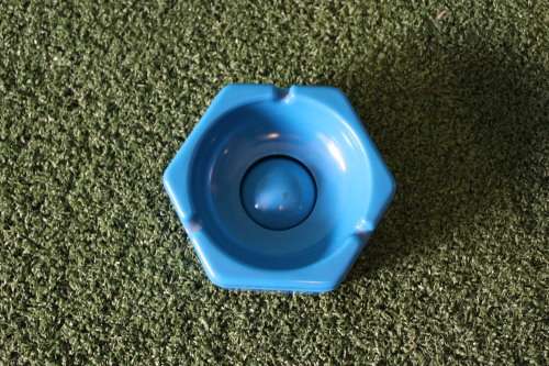 Retro Blue ?Bakelite Ashtray (12cm across, 5cm tall)