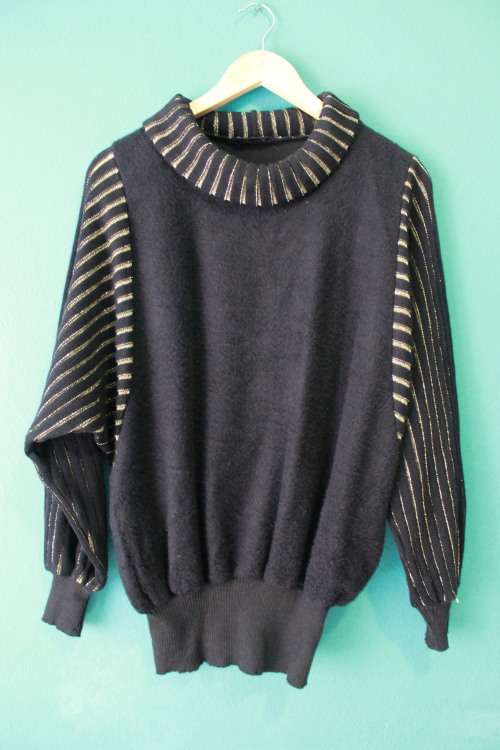Vintage 1980's Black and Gold Jersey (Small / Medium)
