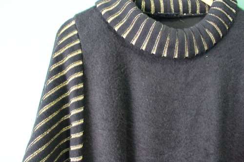 Vintage 1980's Black and Gold Jersey (Small / Medium)