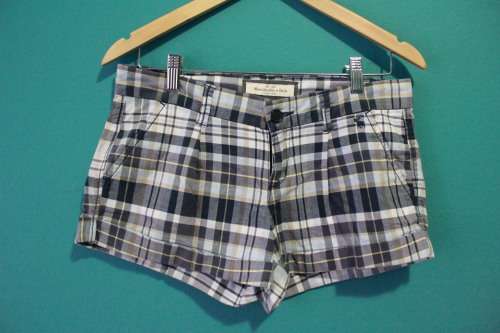 Abercrombie and Fitch Shorts (Size 30 / 32)
