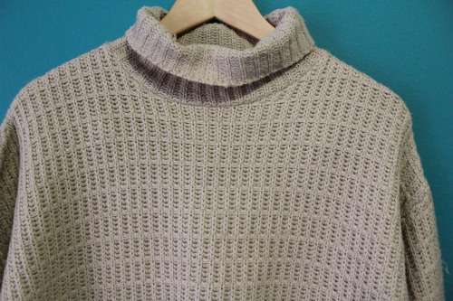 Vintage Beige Cropped Knit (Small / Medium)