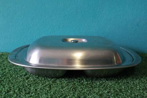 Retro Stainless Steel Serving Dish with Lid (22 x 31cm)