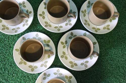 Set of 6 Retro Cups and Saucers (Olive Green and Brown)