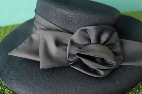 Vintage Navy Blue Hat fit for a lady!