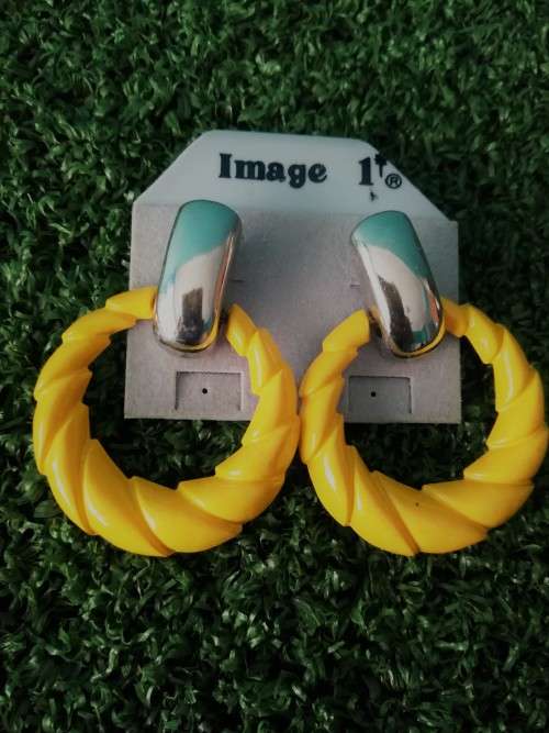 1980's Painted Metal Yellow Earrings (For pierced ears)