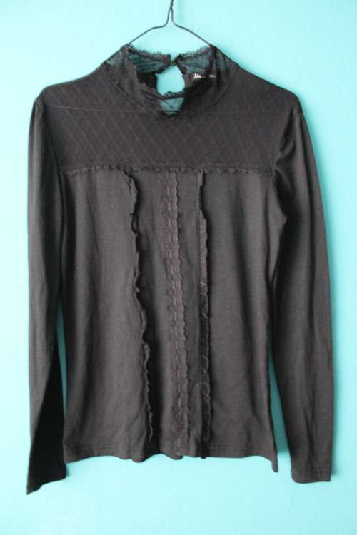 Lovely Black Lace Detail Top / Shirt (Size 30)