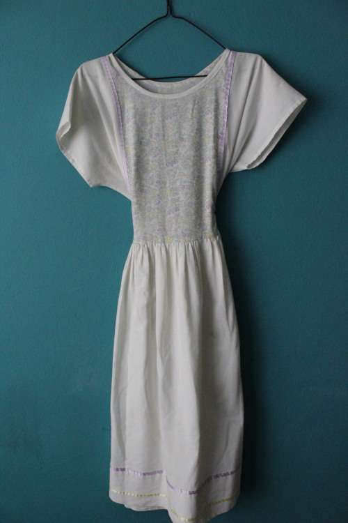 Vintage White peasant dress (Medium) See description