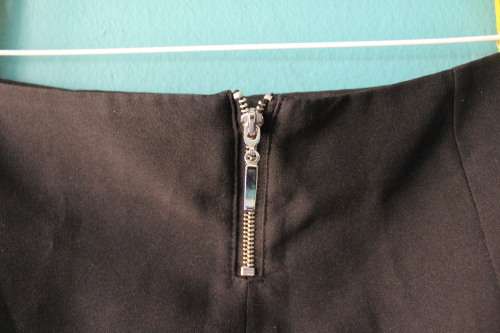 Vintage 90's Zip Up Skirt (Size 32)