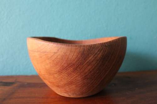 Vintage Uniquely Shaped Wooden Bowl (15cm in diameter and 8cm at its tallest)
