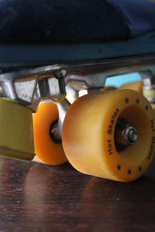 Vintage "Hot Skates" Roller Skates (Ladies size 6 /7)