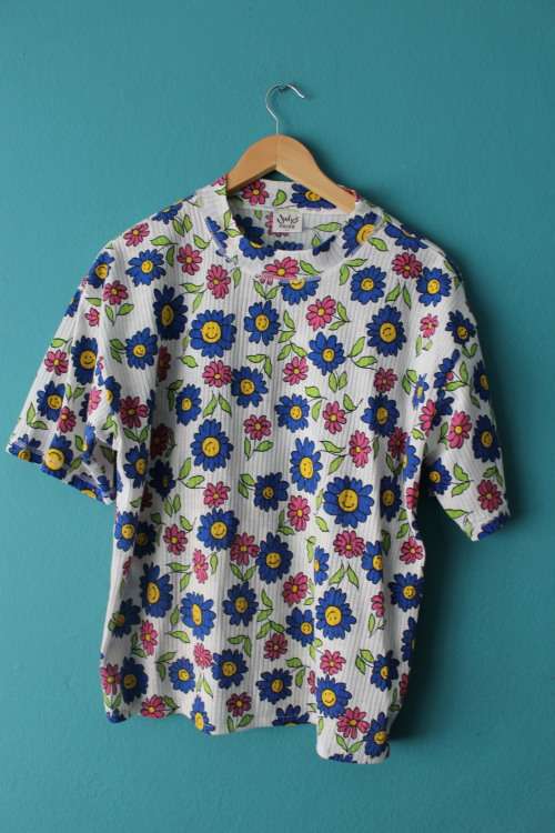 Vintage Smiley Face Floral T-Shirt (Small / Medium)