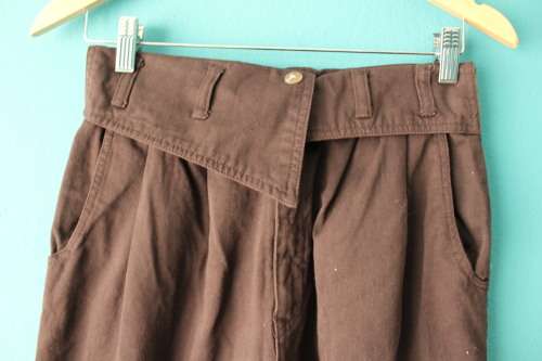 Super Unique Brown Pants (Boyfriend style) Waist measures 32cm from left to right