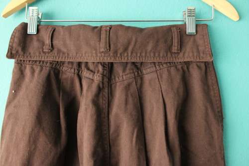 Super Unique Brown Pants (Boyfriend style) Waist measures 32cm from left to right