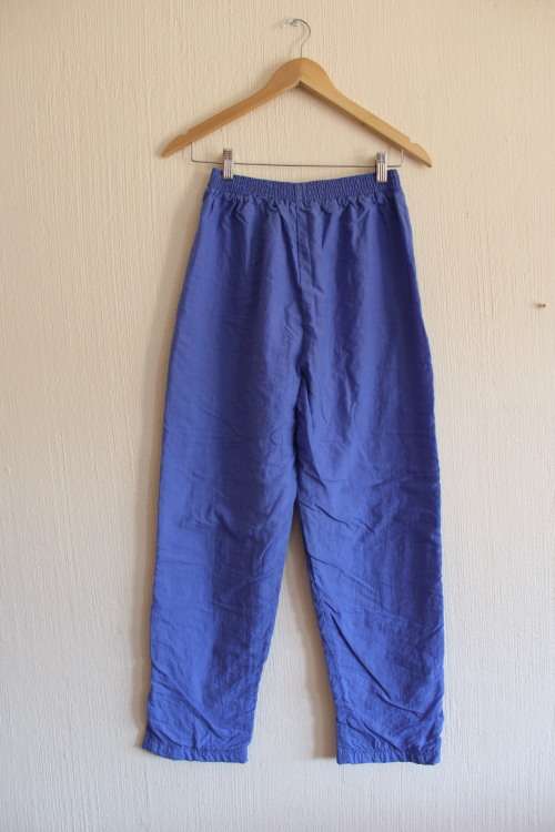 Vintage Blue 90's Sweat Pants (Lined) Waist measures 30cm from left to right