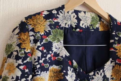 Vintage Navy and Green Floral Peplum Shape Shirt (Medium)