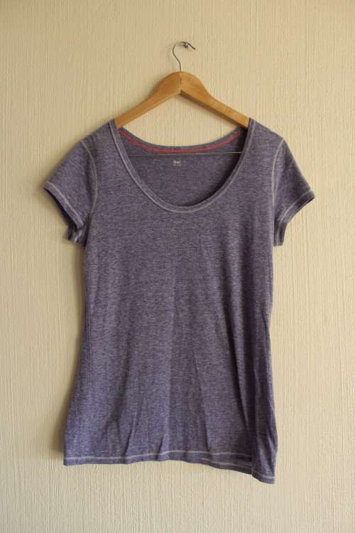 Purple Soft T Shirt by Gap (Large)