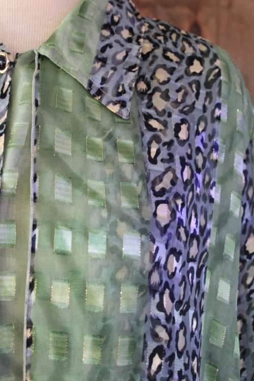 Vintage Long Sleeve Green / Animal Print Shirt (XL to 2XL)