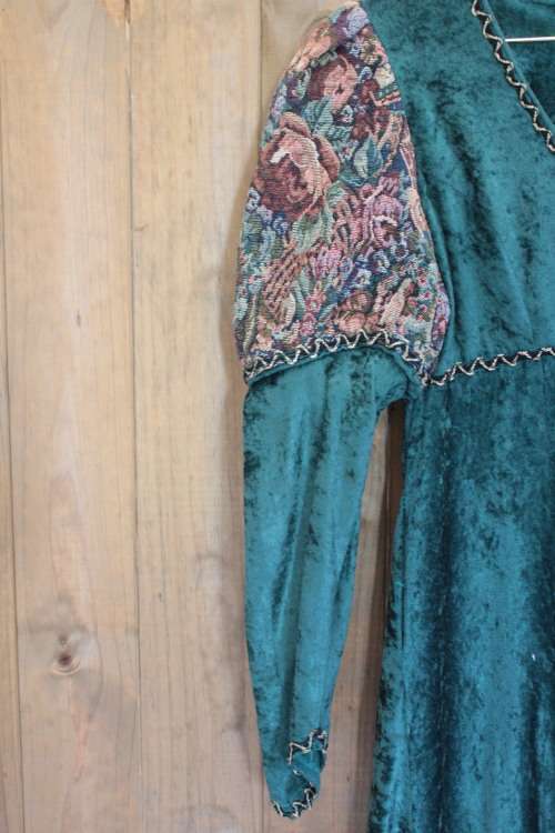 Vintage Medieval Style Dress (Large / XL)