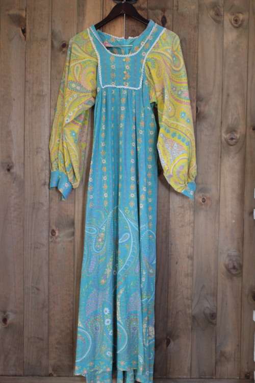 Vintage Retrp Peasant Dress circa 60's or 70's (Size 11)