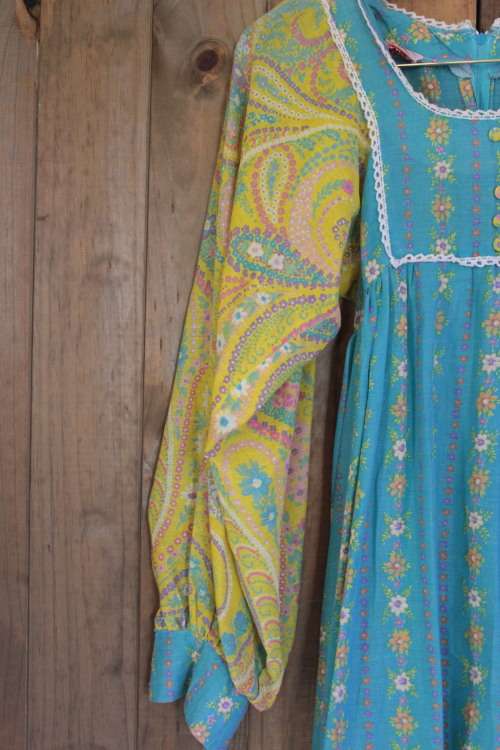 Vintage Retrp Peasant Dress circa 60's or 70's (Size 11)