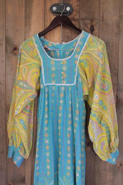 Vintage Retrp Peasant Dress circa 60's or 70's (Size 11)