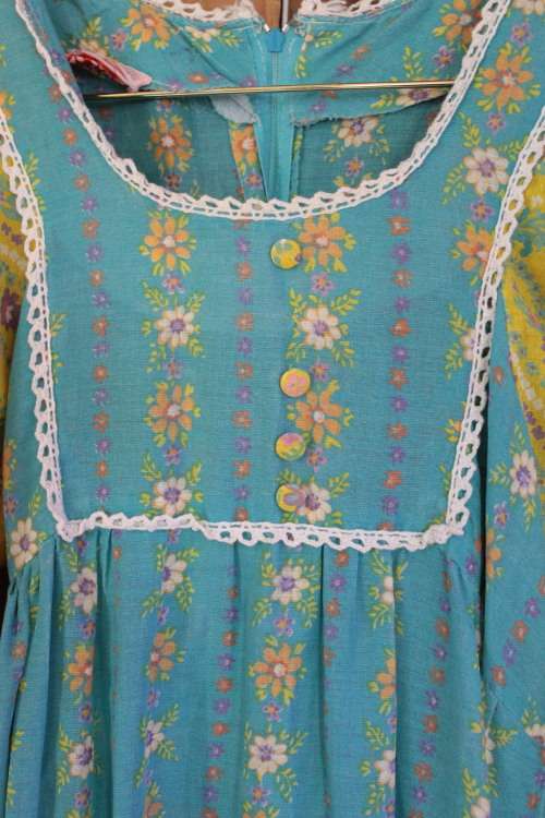 Vintage Retrp Peasant Dress circa 60's or 70's (Size 11)