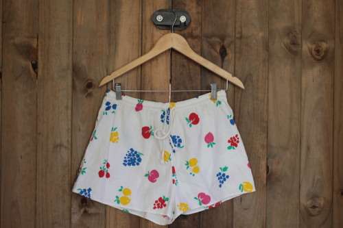 VIntage Fruity Shorts (Will fix XS / Small - size on label is 14 to 16cm)