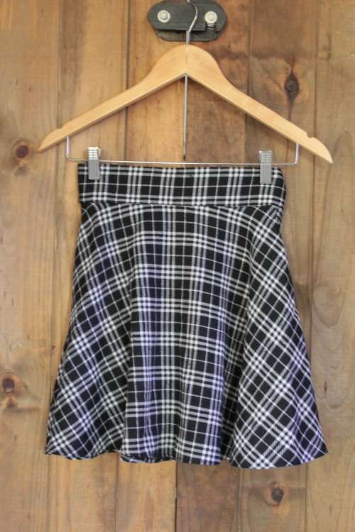 Black and White Check Skirt (Size 28 / 30)