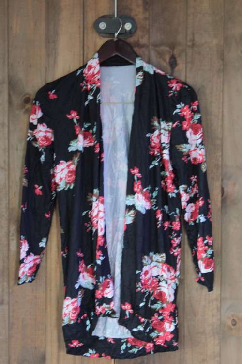 Black & Floral Kimono Style Top (Small)