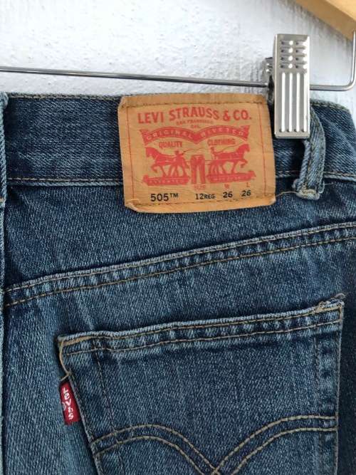 Levis Strauss 505 Stretch Jeans (Szie 6 - 26 inch waist)