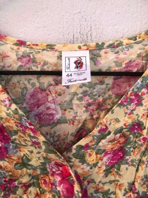 Vintage Short Sleeve Button Up (Size 44)