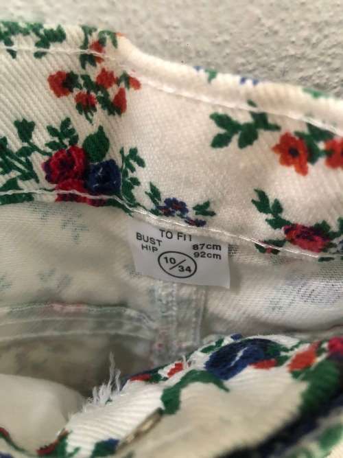 Vintage Floral Highwaisted Sissy Boy Shorts (Size 10/34 on label but Size 8 is better fit)