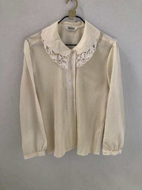 Vintage White Pleated Shirt (Size 13)