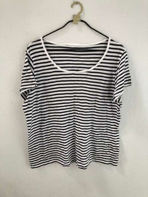 Black and White Striped Basci T Shirt (XL)