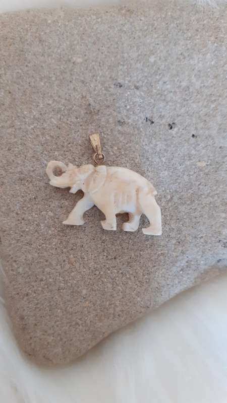 Ivory Elephant Pendant (Measures 1.5 x 3 cm)
