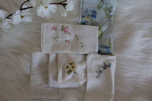 Set of 5 Vintage Ladies Hankies