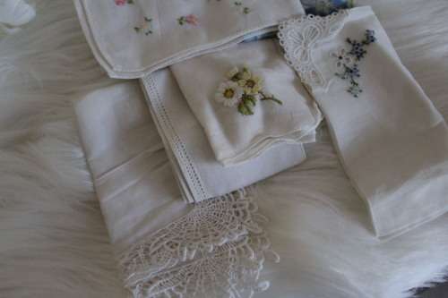 Set of 5 Vintage Ladies Hankies