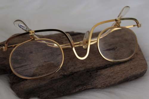 Unique Vintage Gold Rim Reading Glasses (Measures 4 x 14 cm)