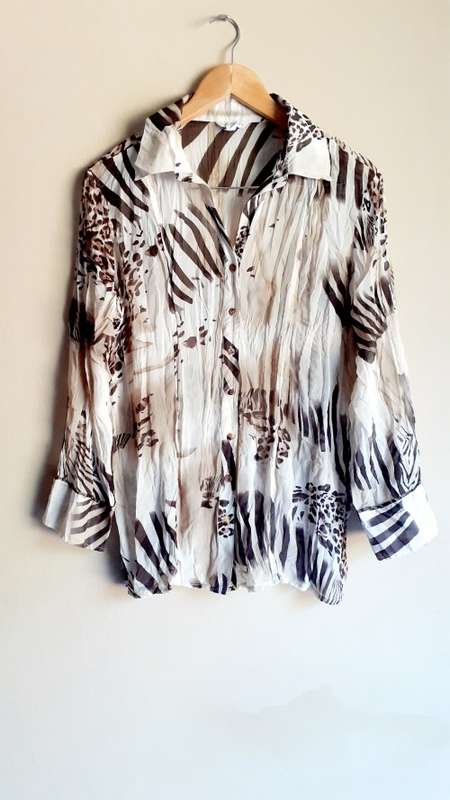 Animal Print Pleated Button Up Shirt (Size 16)
