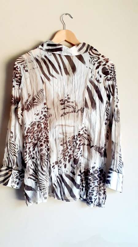 Animal Print Pleated Button Up Shirt (Size 16)