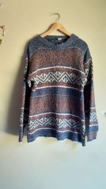 Vintage Blue / Red and White Knit (Large / XL)