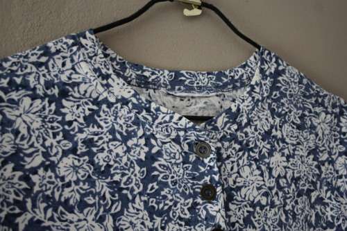 Blue and White Vintage Top (Medium / Large)