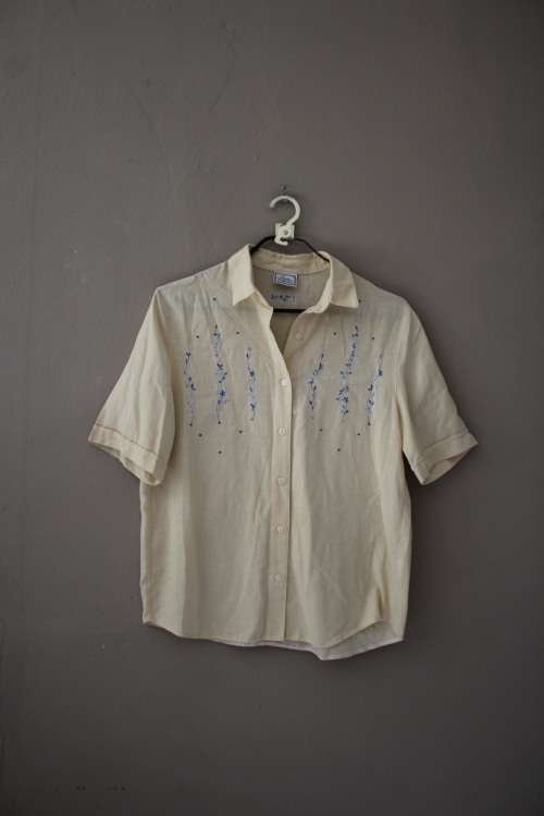 Vintage Cream Button Up with Embroidery Detail (Small / Medium)