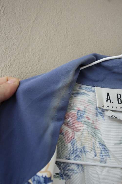 Vintage Blue Floral Jacket - Wounded bird (Medium)
