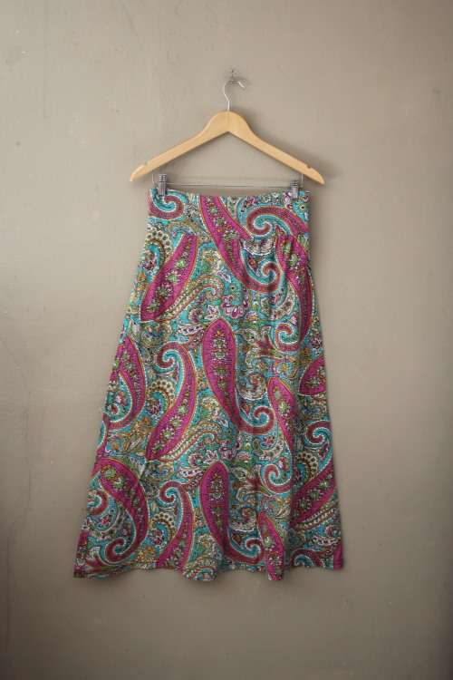Cute Y2K Skirt (Small / Medium - 36cm at top most part left to right)