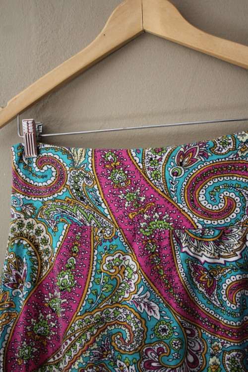 Cute Y2K Skirt (Small / Medium - 36cm at top most part left to right)