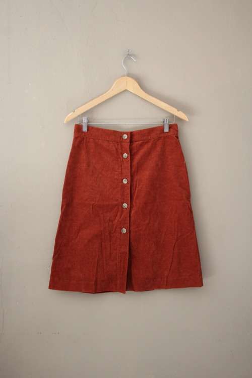 Vintage Rust Coloured Corduroy Button Up Skirt (Medium / Large)