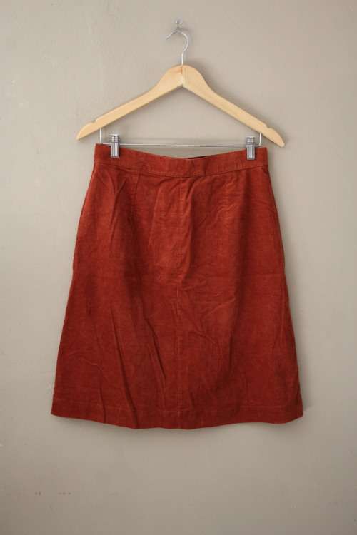Vintage Rust Coloured Corduroy Button Up Skirt (Medium / Large)